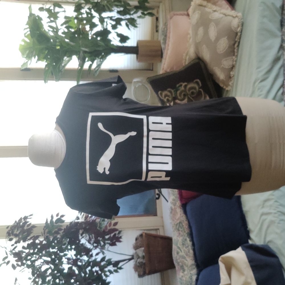 Medium size Puma pull over